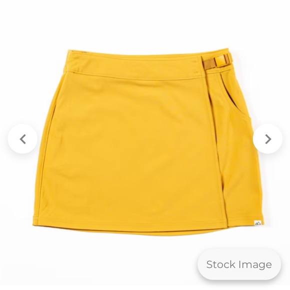 Wild Rye Size 4 Estelle Skirt Golden Yellow NWT Stretch Breathable - Picture 1 of 5